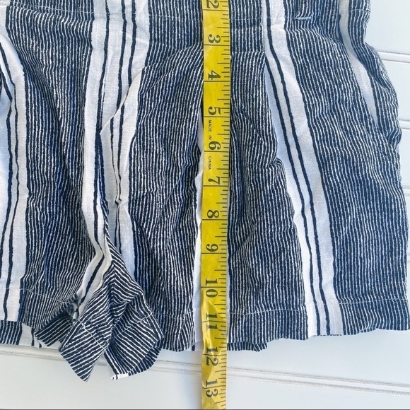 Striped linen Shorts Size Medium - Picture 10 of 10